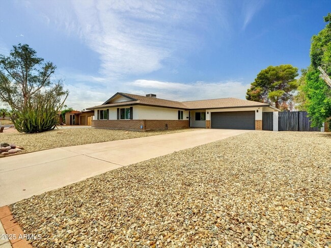 property at 3118 S Evergreen Rd