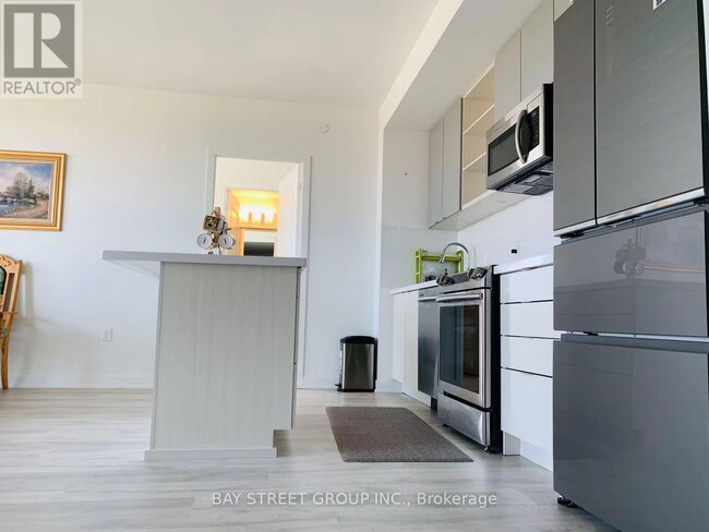 4677-4677 Glen Erin Dr in Mississauga, ON - Building Photo - Building Photo