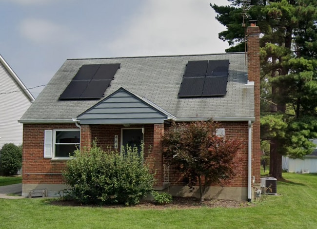 property at 464 Cloverdale Ave