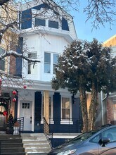121 W Sharpnack St in Philadelphia, PA - Building Photo - Building Photo