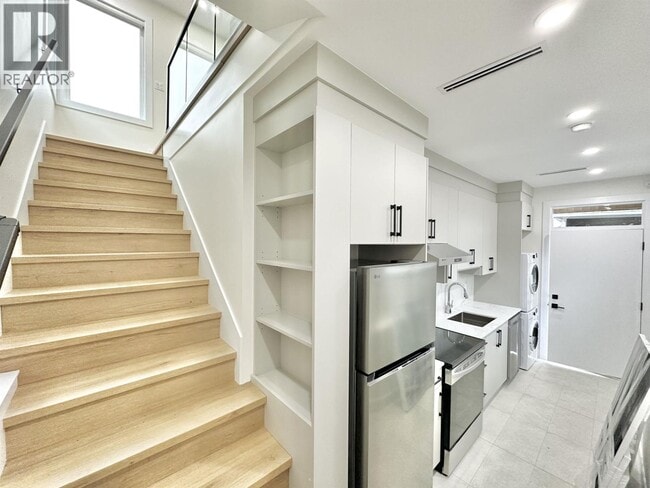 3850 Union St in Burnaby, BC - Building Photo - Building Photo