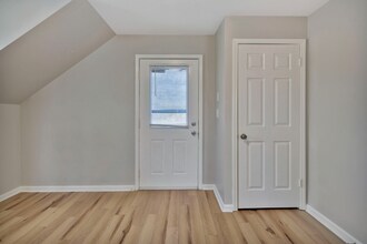600 Larkin Springs Rd, Unit D in Nashville, TN - Building Photo - Building Photo