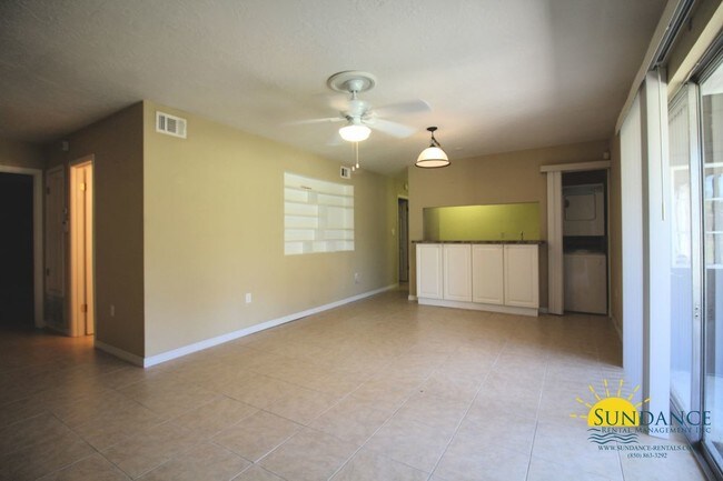 403 Marshall Ct in Fort Walton Beach, FL - Foto de edificio - Building Photo