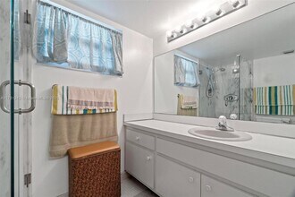 201 N Ocean Blvd in Pompano Beach, FL - Foto de edificio - Building Photo