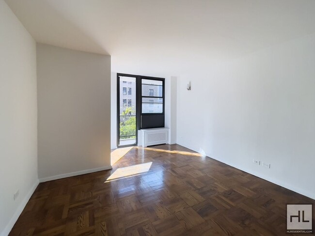 EAST 35 STREET in New York, NY - Building Photo - Building Photo