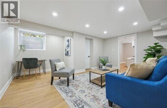 56 Dover St in Waterloo, ON - Building Photo - Building Photo