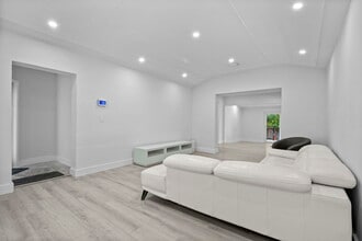 1262 SW 15th Ter, Unit 020203 in Miami, FL - Building Photo - Building Photo