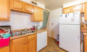 426 W Saginaw St in Lansing, MI - Foto de edificio - Building Photo