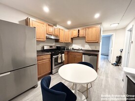 88 Hammond St, Unit 1 Apartamentos