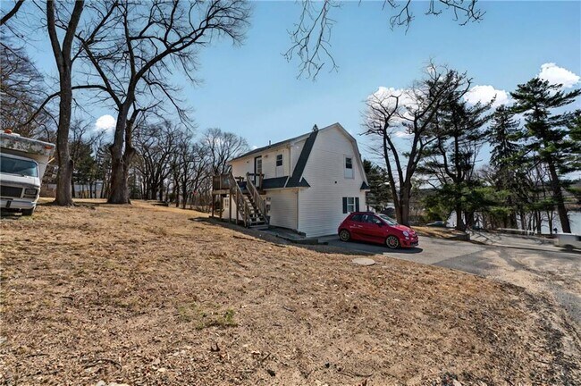 2465 Hartford Ave in Johnston, RI - Building Photo - Building Photo
