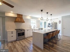 7 Barkley Ct in Evesham, NJ - Building Photo - Building Photo
