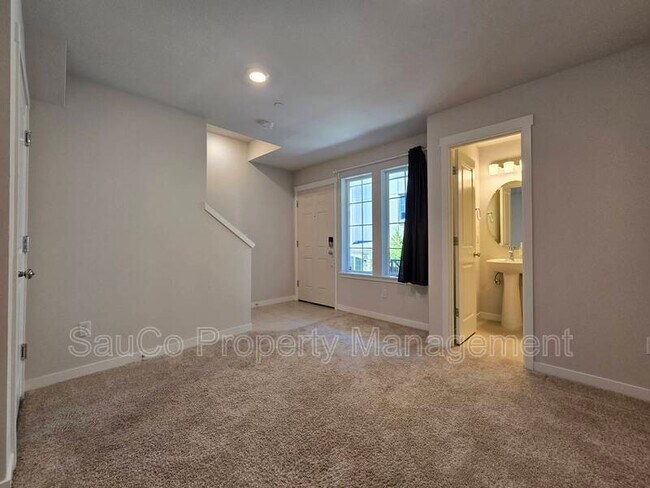 16063 NW Pristine Ln in Portland, OR - Building Photo - Building Photo
