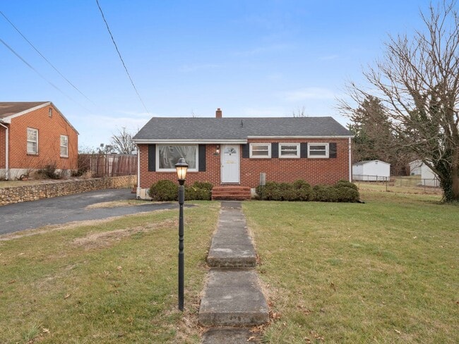 property at 3113 Oaklawn Ave NW