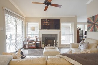 1881 Bering Dr in Houston, TX - Building Photo - Building Photo