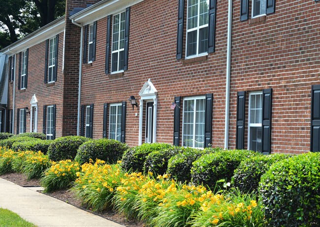 Mariners Green Apartments in Newport News, VA - Building Photo - Building Photo