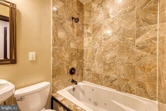 1230 N Calvert St in Baltimore, MD - Building Photo - Building Photo
