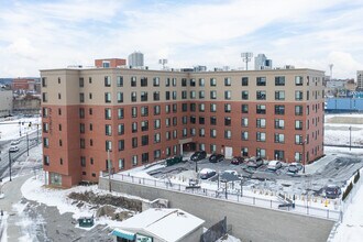 District 120 in Worcester, MA - Foto de edificio - Building Photo