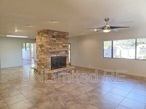 490 Deer Pass Dr in Sedona, AZ - Foto de edificio - Building Photo