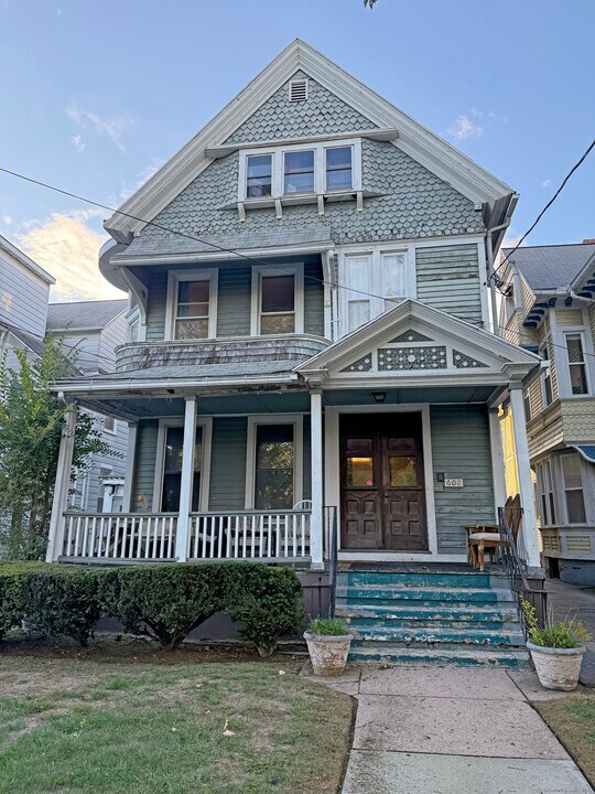 608 Orange St in New Haven, CT - Building Photo
