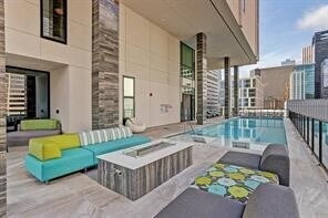 1211 Caroline St in Houston, TX - Building Photo