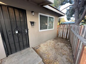 2317 Peppermint Dr in Modesto, CA - Building Photo - Building Photo