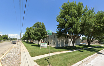 Douglas Pointe Apartments in Yankton, SD - Building Photo - Building Photo