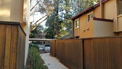 412 Alvarado Ave in Davis, CA - Building Photo - Building Photo