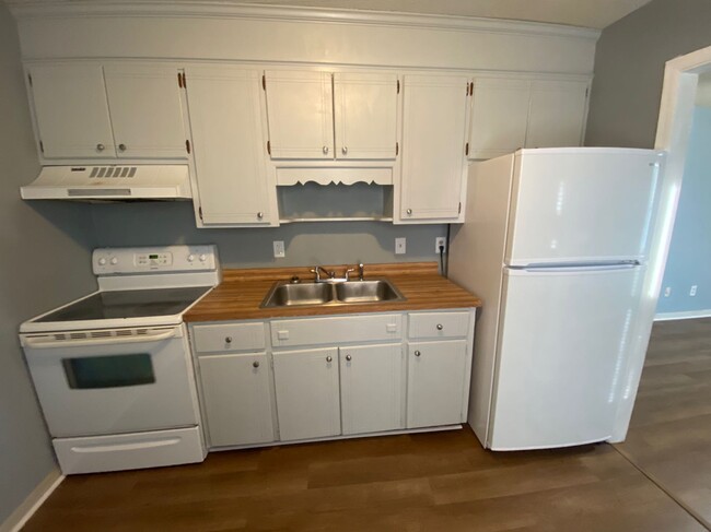 123 Calvin Ct in West Columbia, SC - Building Photo - Building Photo