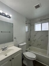 5911 NE 18th Ave in Fort Lauderdale, FL - Building Photo - Building Photo