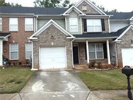 523 Rockbridge Trail in Stone Mountain, GA - Building Photo