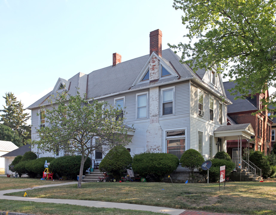 99 Frost Pky in Tiffin, OH - Building Photo