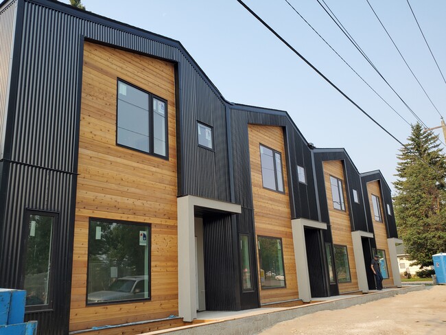 property at 2719-27128 28 Ave SW