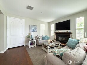 8174 Quartz St in Ventura, CA - Building Photo - Building Photo