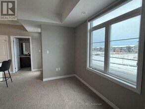 66 Oat Ln in Kitchener, ON - Building Photo - Building Photo