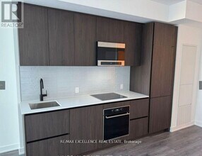 117 Broadway Ave in Toronto, ON - Building Photo - Building Photo