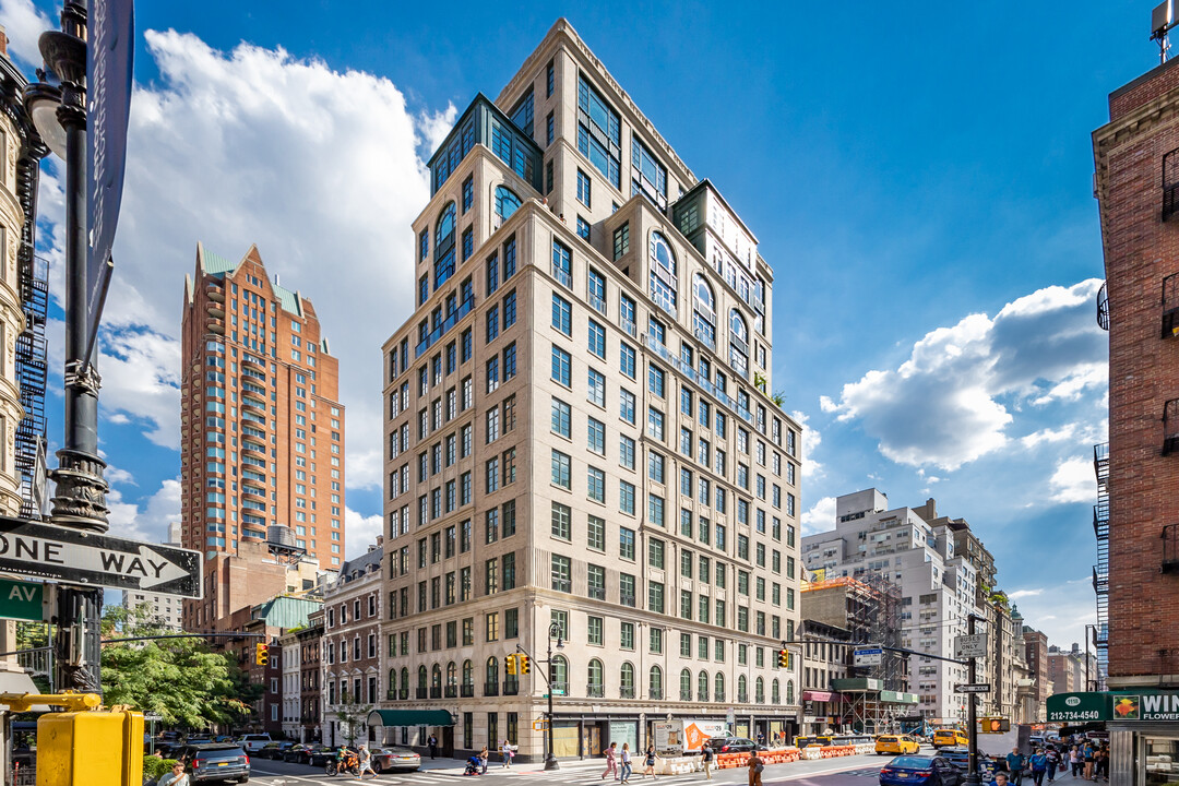 150 East 78th St in New York, NY - Building Photo