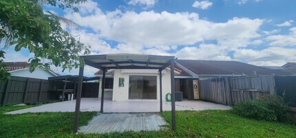 14313 SW 45th Terrace in Miami, FL - Building Photo - Building Photo