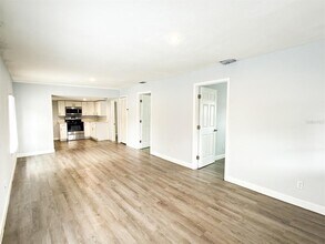 2882 S Sanford Ave in Sanford, FL - Building Photo - Building Photo