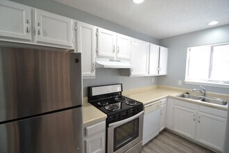 1504 Crestone Ave in Colorado Springs, CO - Building Photo - Building Photo