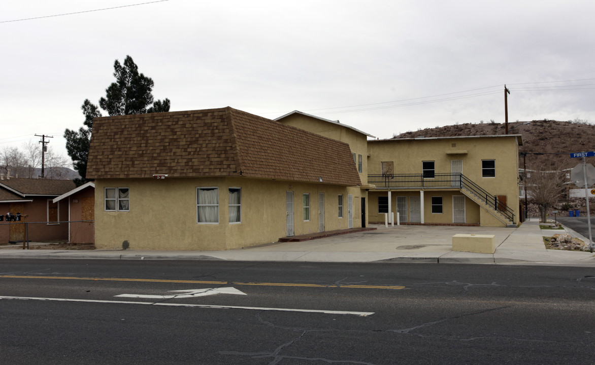 301 N 1st Ave in Barstow, CA - Building Photo