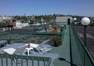 Garden Terrace Apartments in Seattle, WA - Building Photo - Building Photo