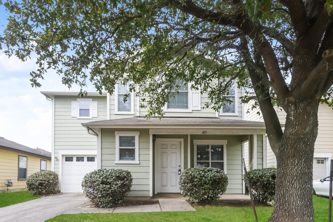 411 Remington Creek Dr in Houston, TX - Building Photo