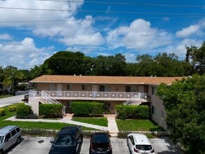 709 SW 4th St, Unit Palmira 709 in Fort Lauderdale, FL - Building Photo - Building Photo