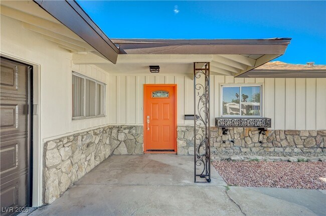 3504 Pioneer Cir in Las Vegas, NV - Building Photo - Building Photo