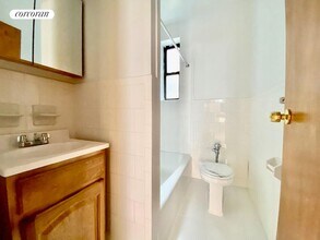 585 Isham St in New York, NY - Foto de edificio - Building Photo