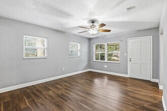 1325 NE 3rd Ave in Gainesville, FL - Building Photo - Building Photo