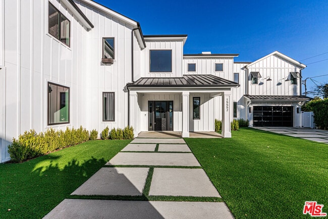 5056 Haskell Ave in Los Angeles, CA - Building Photo - Building Photo