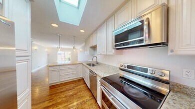 330 Los Palmos Dr in San Francisco, CA - Building Photo - Building Photo