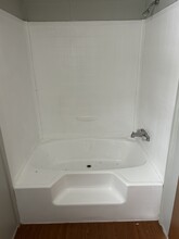 489 Vanzant Rd in Lily, KY - Foto de edificio - Building Photo