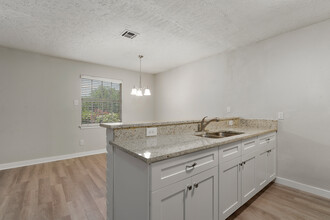 Monterrey Vista Apartments in Houston, TX - Building Photo - Building Photo